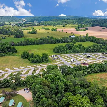 Jellystone Mammoth Cave Villa